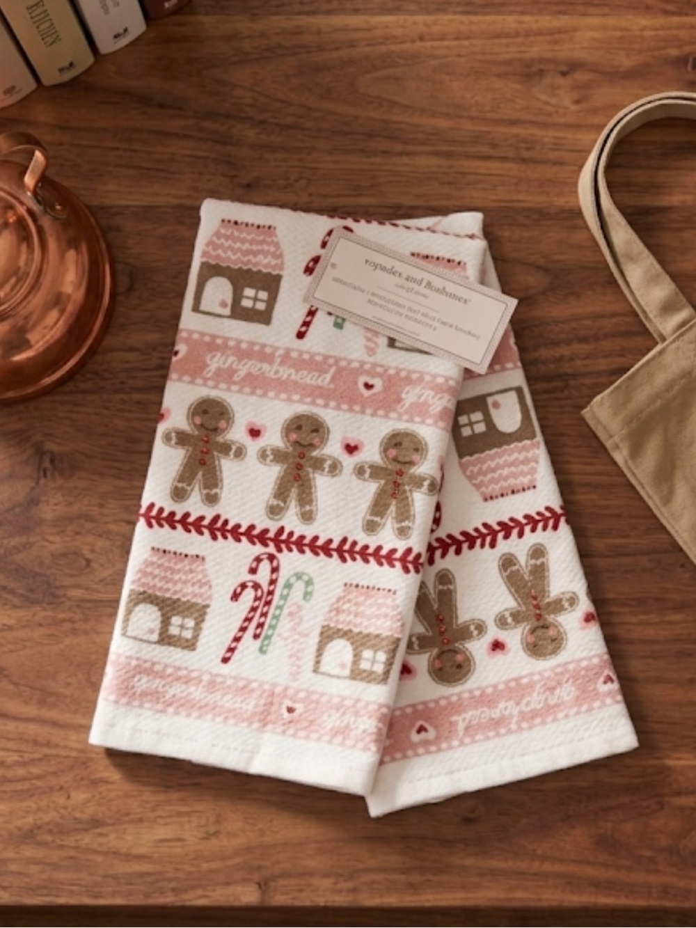 NWT Cupcakes and Cashmere Pink Gingerbread Towels Set of 2 Kitchen